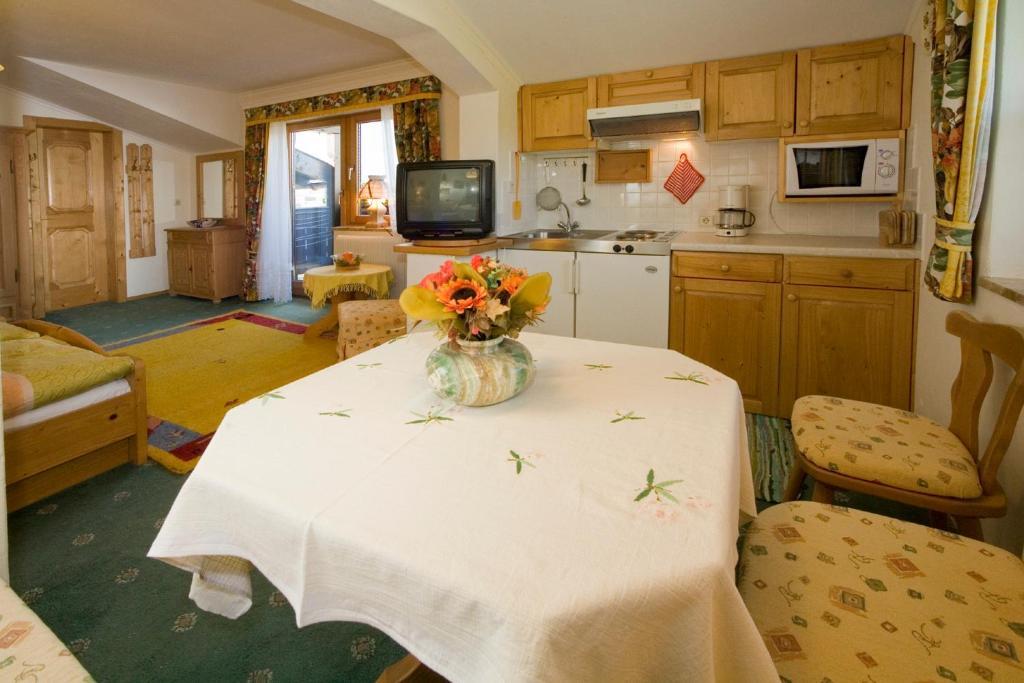 Haus Alpengluehn Apartment Abtenau Room photo